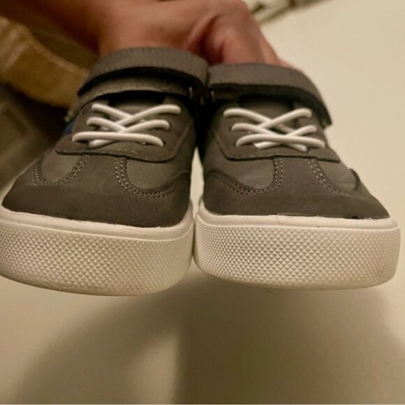 Oshkosh Gray shoes - Picture 6 of 9